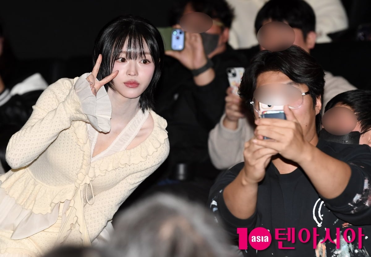 유아, 얼굴이 너무 작은거 아냐...귀엽게 브이[TEN포토]