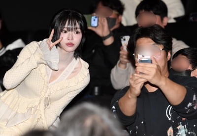 유아, 얼굴이 너무 작은거 아냐...귀엽게 브이[TEN포토]