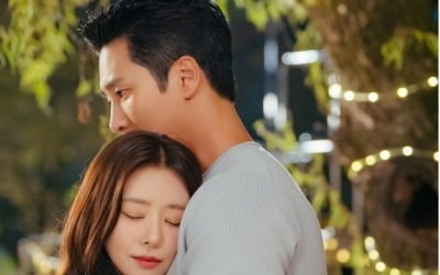 안보현♥이주빈, 비밀 데이트 현장 포착됐다…스킨십까지 하며 은밀한 만남 이어가 ('스프링')