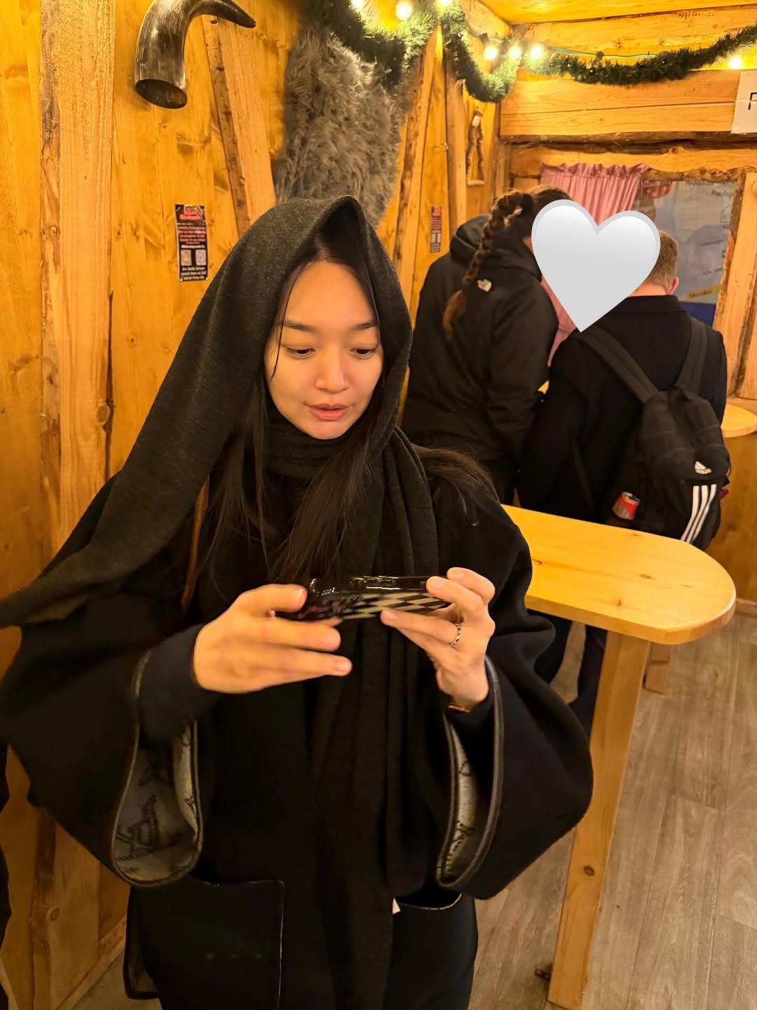 신민아♥김우빈, 신혼여행 드디어 공개됐다…행복 최고치