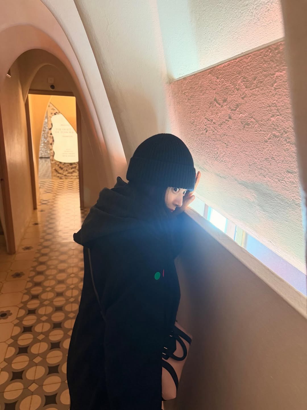 신민아♥김우빈, 신혼여행 드디어 공개됐다…행복 최고치