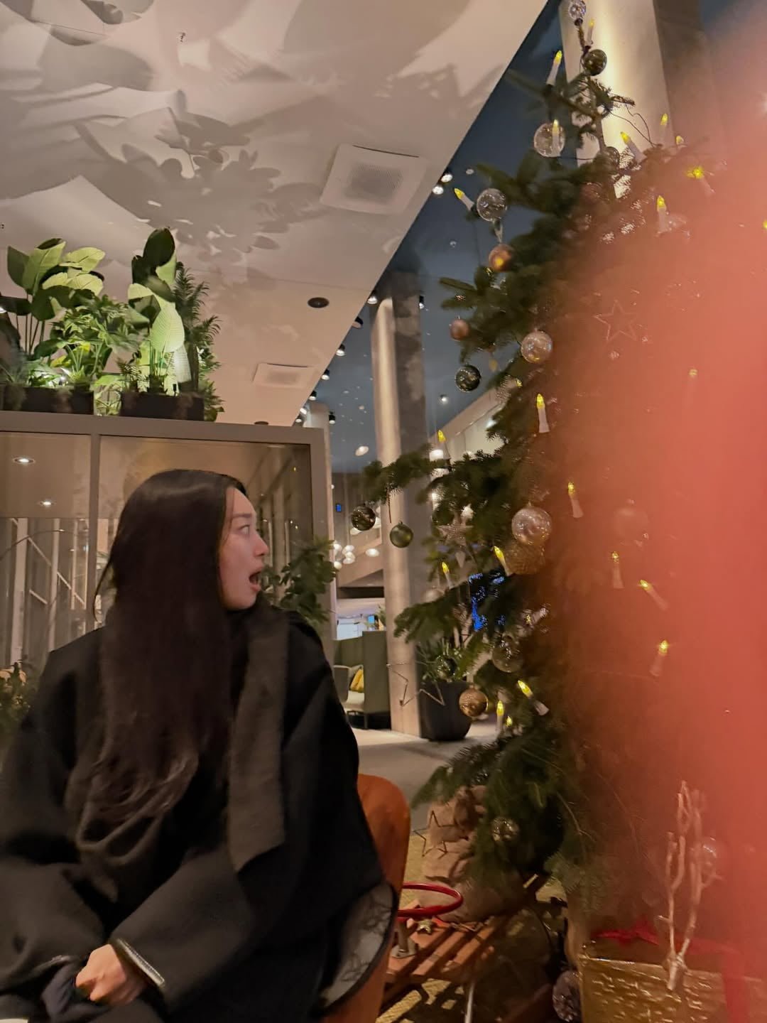 신민아♥김우빈, 신혼여행 드디어 공개됐다…행복 최고치