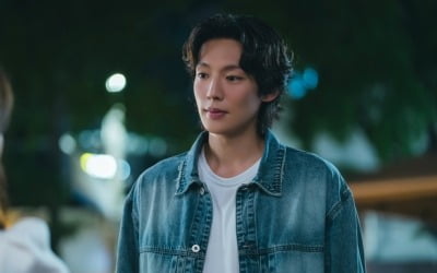 한지민 소개팅남, 알고보니 연극배우였다…훤칠한 키에 독특한 분위기, "자유로운 영혼" ('미혼남녀의')