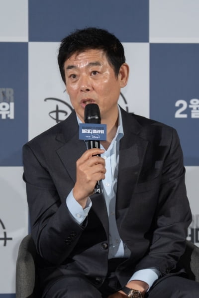 성동일, 결국 소신 발언 했다…"제작비 낮아져 시간에 쫓겨" ('블러디플라워')