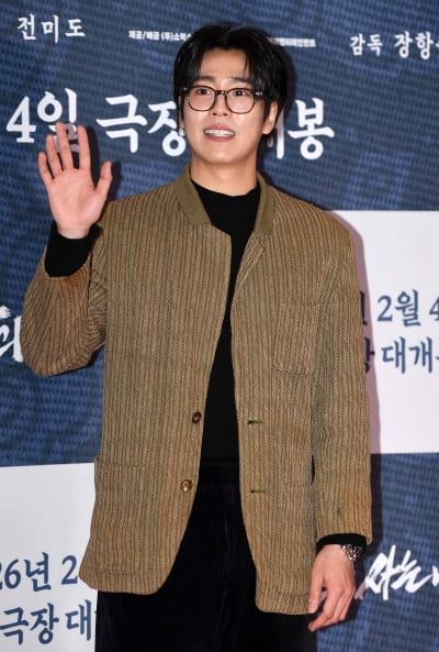 이현우, 훈훈함 가득한 인사[TEN포토+]