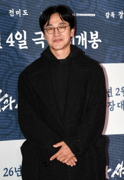 엄태웅, 어색한 포토타임[TEN포토+]