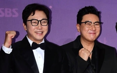 하차 여론에 폐지됐는데…이상민·탁재훈 못 놓는 SBS, 새 예능 향한 정체성 우려 [TEN스타필드]