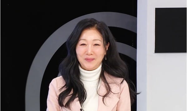 '58세 돌돌싱' 방은희, 알고보니 '23세 방주비'였다…"외모가 나이를 거슬러" ('퍼라')