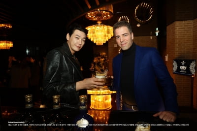 김영광-미겔 파스칼 총괄, 멋진 건배~[TEN포토]