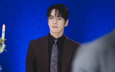 김정현, 경매계 큰 손 됐다…고가의 미술품 재테크로 활용, "TV 섭외 거절"  ('세이렌')