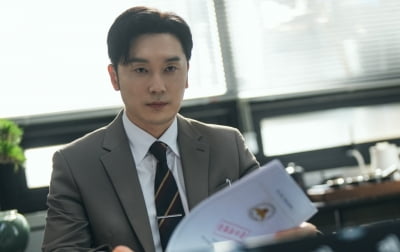 '원빈♥' 이나영, 4살 연하 유명 배우와 신경전에 입 열었다…"유독 손에 땀 많이 나" ('아너')