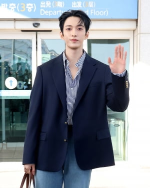 "호주 다녀올게요" 세븐틴 도겸이 입으면 블레이저도 설레♥ (feat. 폴로 랄프 로렌)