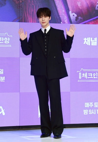 20대 유명 남배우, 드라마 촬영 도중 강제 스킨십 당했다…"내 얼굴 잡고 뽀뽀해"  ('우주를')