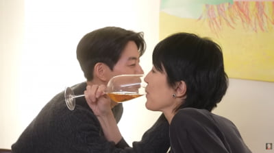 Model Hong Jin-kyung's Playful Encounter with Actor Lee Sang-yoon on YouTube