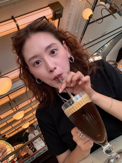 '38세' 김재경, 결혼 후 홀연히 떠났다…달콤한 휴양지 근황