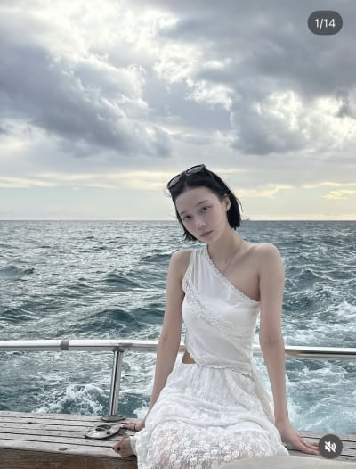 윈터, BTS 정국과 열애설 불거졌는데…휴가는 못 참지