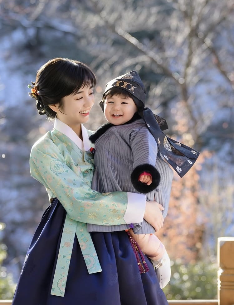 하루, 떡두꺼비와 꽃도령 사이…벌써 1년 고급진 돌잔치