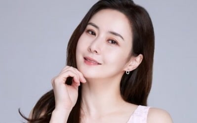 '49세' 최정윤, 비연예인과 재혼 발표했다…"남편은 사업가, 딸이 먼저 아빠라 불러" [종합]