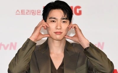 송중기·서현진도 줄줄이 실패했는데…박진영, 위기의 JTBC 구할까 [TEN스타필드]