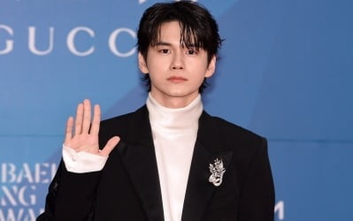 [공식] 차은우·김선호 논란에도 끄떡없다…판타지오, 옹성우와 재계약 체결 "지원 아끼지 않을 것"