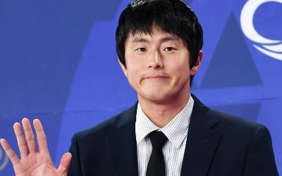 기안84, 박수칠 때 떠났다…눈물의 완주, 구토 증세·근육 경련에도 "계속 달릴 것" ('극한84')