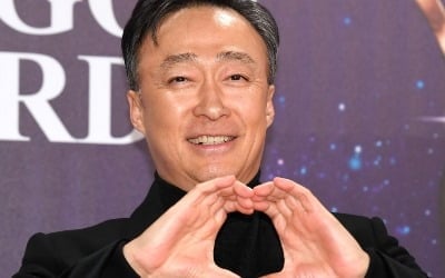 '57세' 이성민, 대상 유력하다…'재벌집' 회장님에서 '말벌이 형'으로, 새 예능캐 등극 [TEN스타필드]
