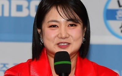 [공식] 박나래, 2달 만에 방송 복귀한다…전현무 손잡고 디즈니+ 예능 '운명전쟁49' 출연