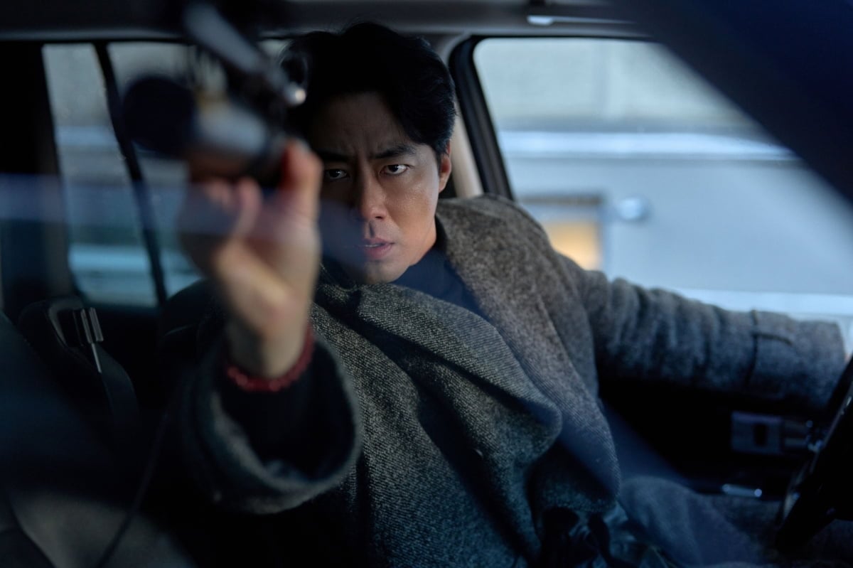 조인성, 팔 길이가 액션에 최적화…시원시원하네('휴민트')