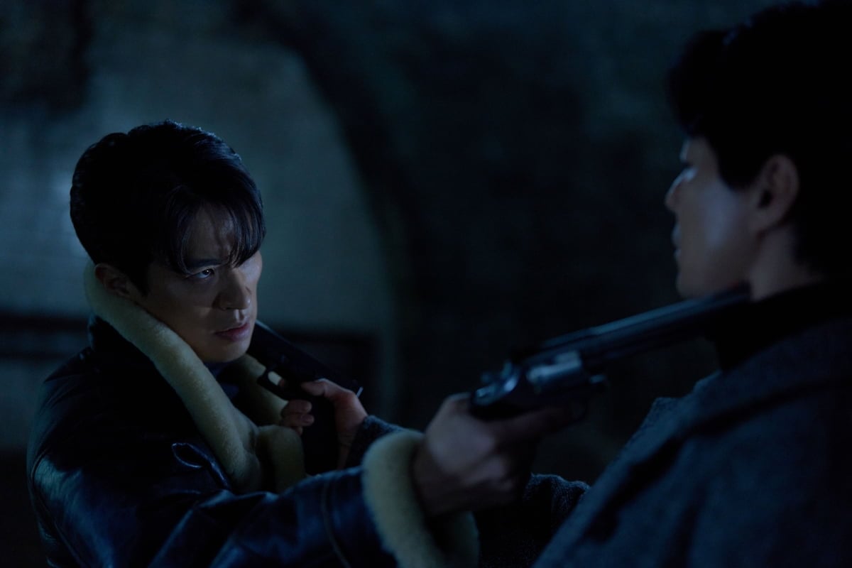 조인성, 팔 길이가 액션에 최적화…시원시원하네('휴민트')