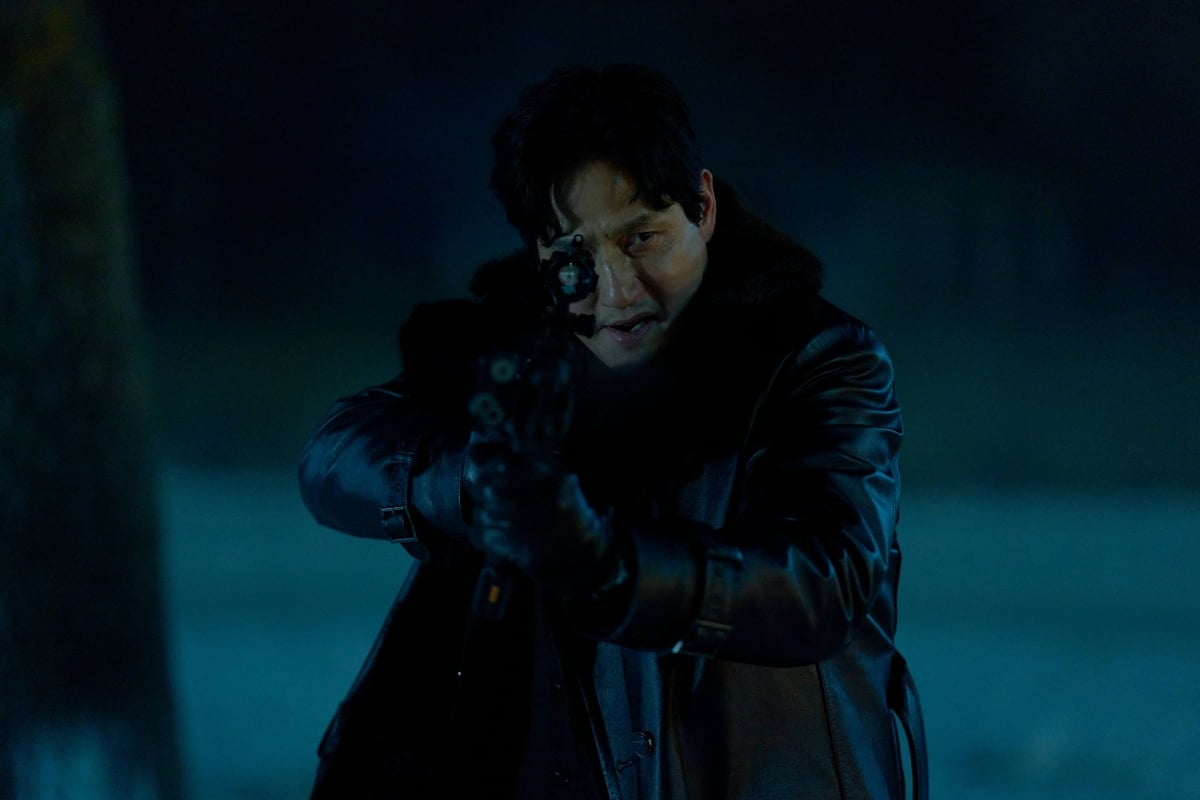 조인성, 팔 길이가 액션에 최적화…시원시원하네('휴민트')