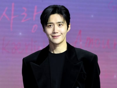 [공식] 김선호, 가족 법인 논란에 결국 고개 숙였다…"법카 반납, 세금 납부"