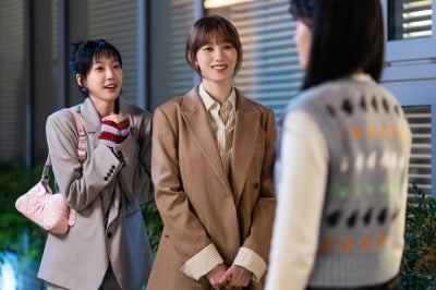 이성경, 미모의 세자매 얼굴 공개됐다…"풋풋하고 똑 부러져 애정할 수밖에 없어" ('찬너계')