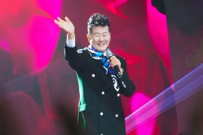 수술 세번→심장마비로 떠난 故 송대관 1주기…태진아, 마지막 고백했다 "라이벌로 생각 안 해" ('금타는금요일')