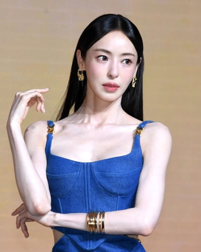 이다희, 결국 새로운 길 개척했다…25년차에 주연 아닌 MC로 경쟁력 입증 [TEN스타필드]