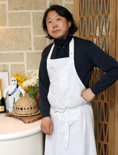 '흑백2' 김성운, 패배 안겨준 최강록에게 술 선물 받았다…"덜 어색한 사이"[인터뷰②]