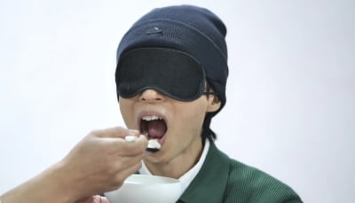 튀어나온 유재석 구강 구조에 출연진 폭소 터졌다…녹화 도중 돌연 뻐끔거리기까지 ('놀뭐')