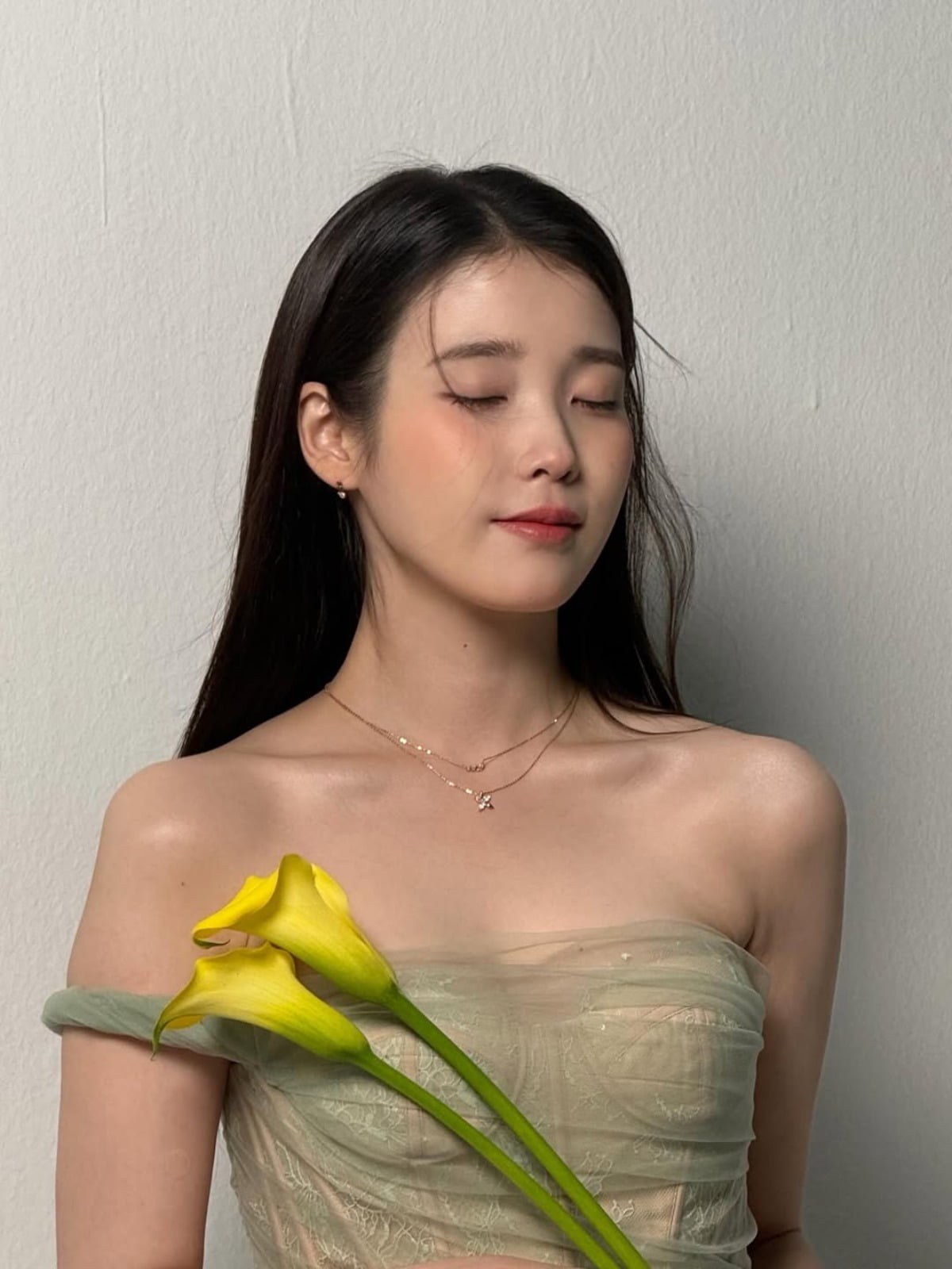 사진 = 아이유 인스타그램