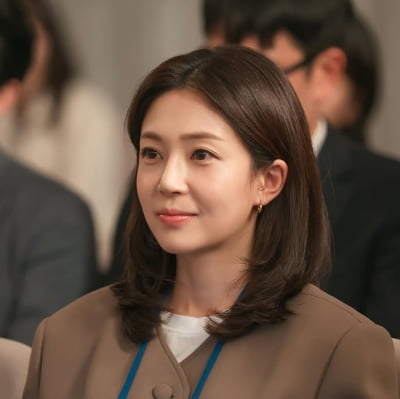 얼굴 몰라보게 달라진 백진희, 단발병 유발 청순 미모…드라마 흥행 속 물오른 지성미
