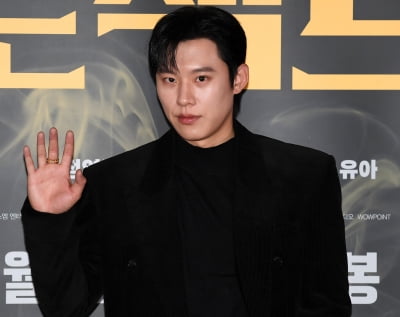 수감자→킬러, 빌런 전문 배우인데…김성철, 데뷔 첫 '화이트칼라' 소화할까[TEN스타필드]