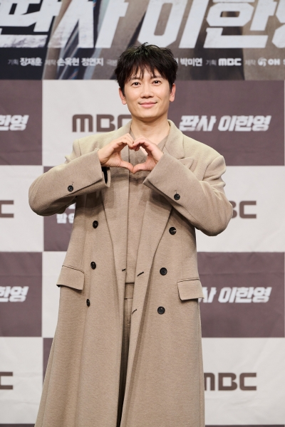 이재진 PD, 지성 캐스팅하려 미국행…"좋아해줘서 일정 반전됐다" ('판사 이한영')