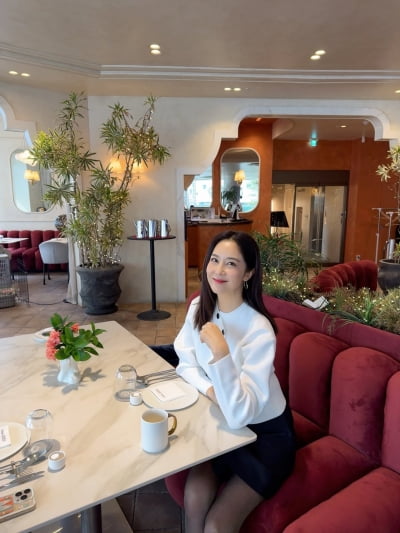 장가현, '집단폭행 피해' 고백 후 밝은 근황 전했다…거울 셀카 속 압도적 각선미 '시선 강탈'