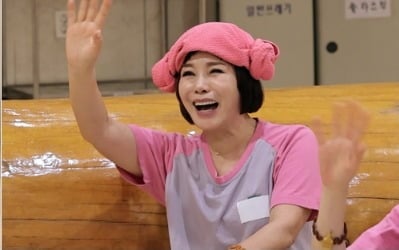 67세 유명 여가수, 목욕탕에서 콘서트 벌였다…"어르신들 많아"('퍼라')