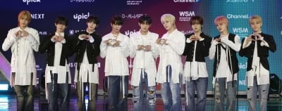 아홉, 꽃소년들의 하트[TEN포토]