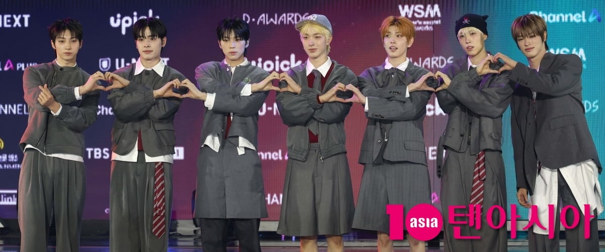 넥스지, 교복이 잘 어울리는 소년들[TEN포토]