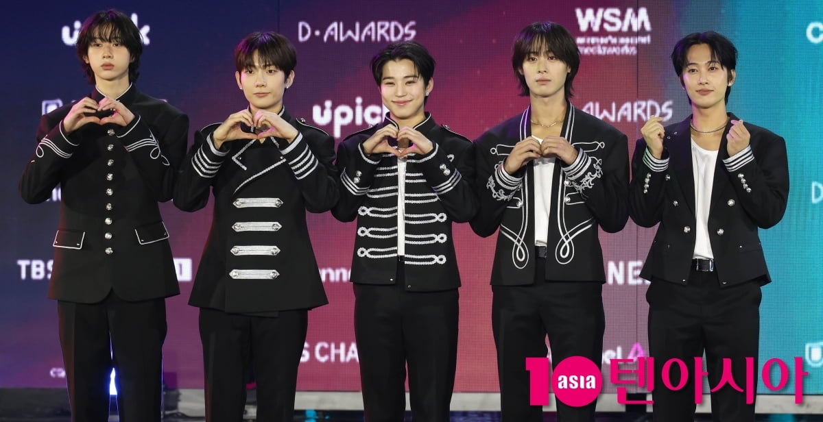 하이파이유니콘, 카리스마 넘치는 제복패션[TEN포토]