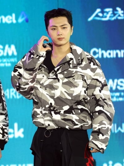 엔하이픈 제이, 남자의 향기가~[TEN포토]