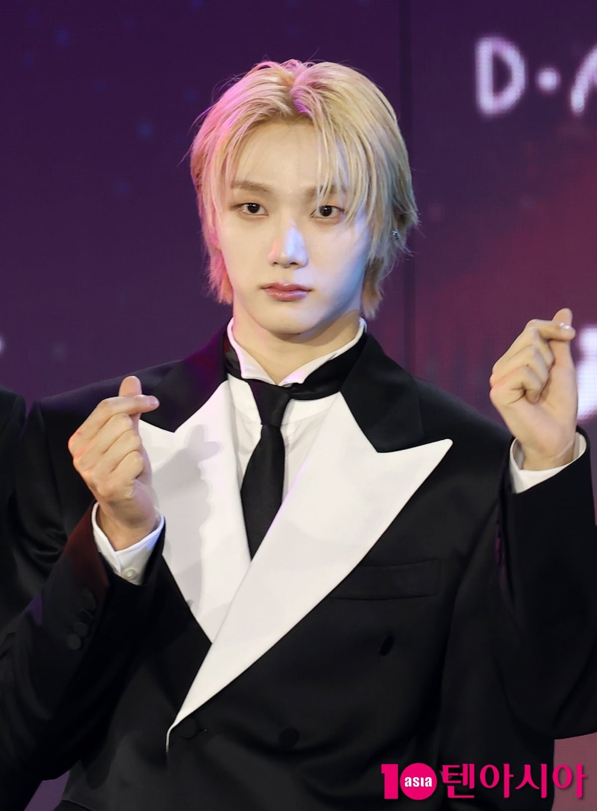 보이넥스트도어 성호, 화려한 핑크 헤어[TEN포토]