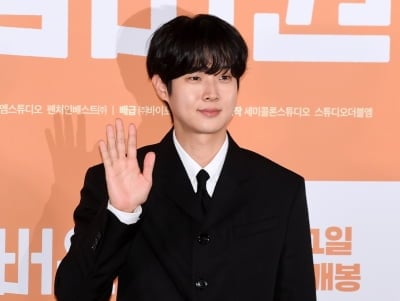 최우식, 결국 또 일냈다…설 연휴 앞두고 극장가 훈풍 견인