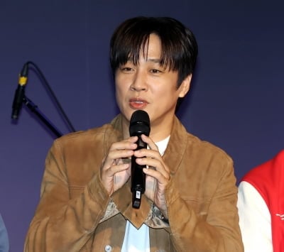 차태현, 취재진에 "왜 왔는지 궁금, 이럴 일인가"…취재 열기에 '깜짝'