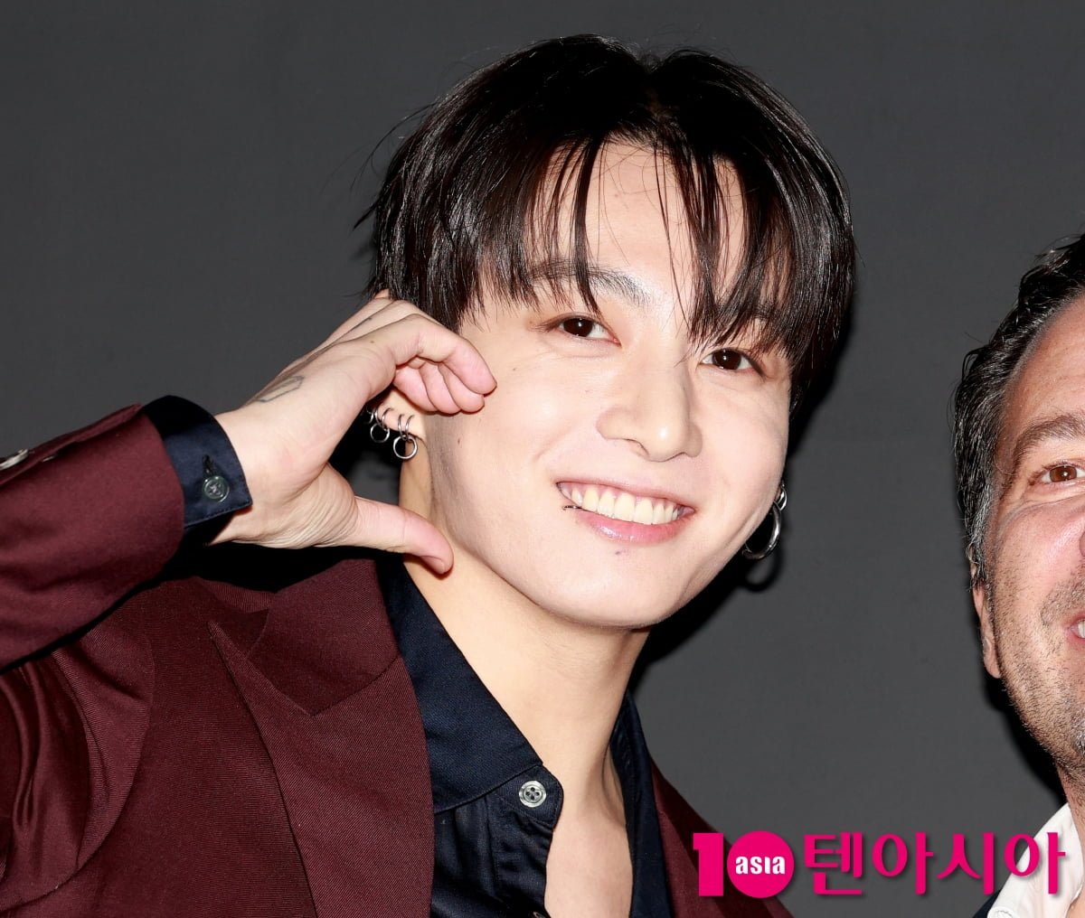 BTS 정국, 오늘도 멋짐...시선 빼앗는 압도적인 분위기[TEN포토+]